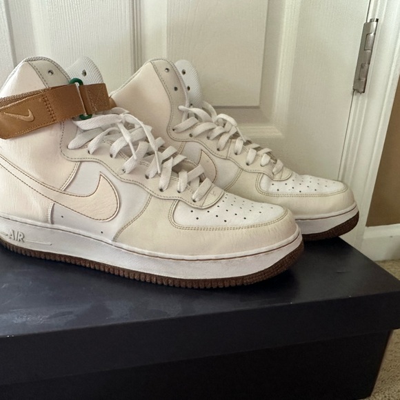 Sneakers - Picture 16 of 16